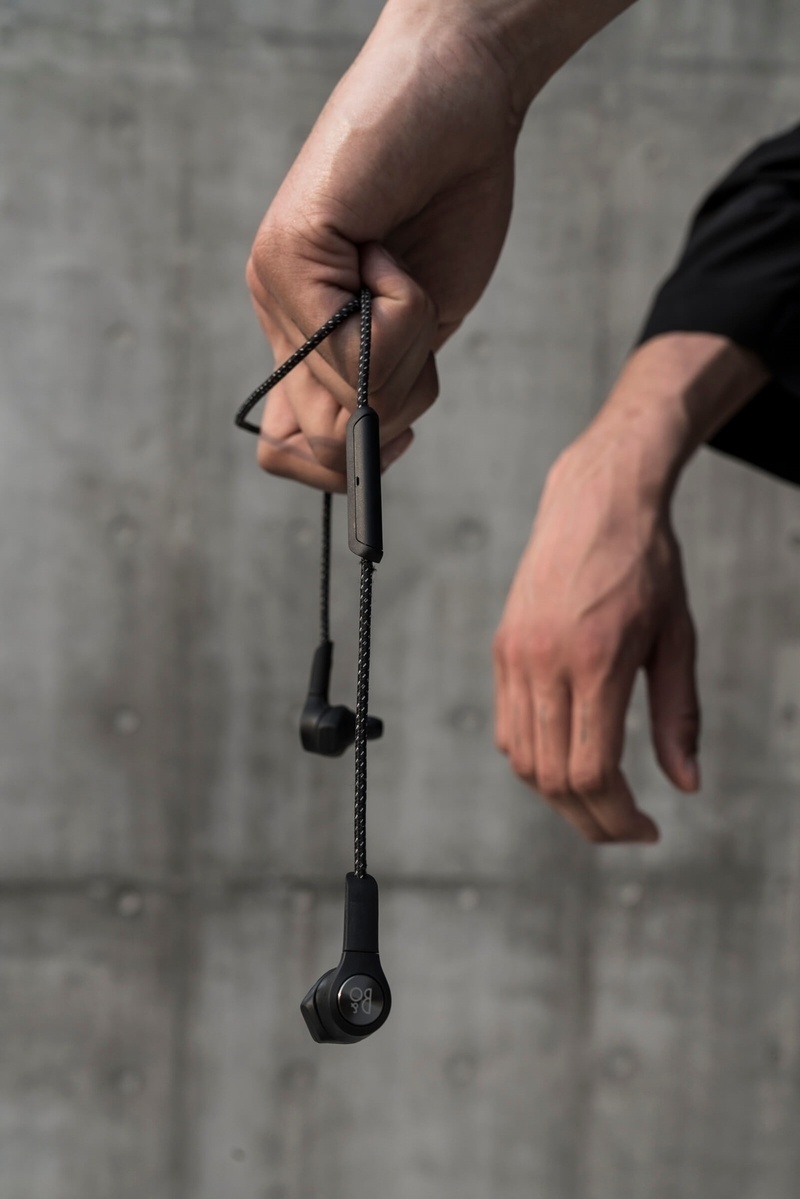 Bang & Olufsen giới thiệu tai nghe không dây Beoplay E6