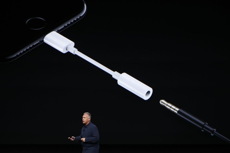 Apple để lộ ý định bỏ jack chuyển 3.5mm trên các dòng iPhone mới