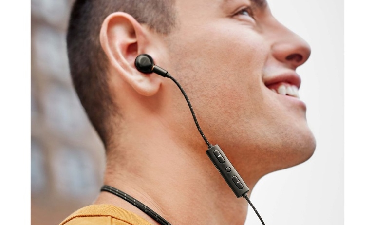 Shinola tham gia thị trường tai nghe không dây với Shinola Bluetooth In-Ear Monitor