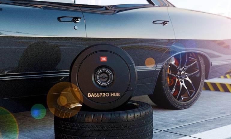 JBL BassPro Hub: Loa siêu trầm công suất lớn dành cho xe hơi