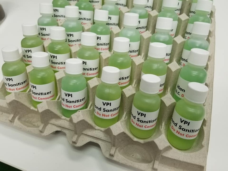 VPI chuyển sang sản xuất nước rửa tay khô để phân phát miễn phí trong mùa dịch COVID-19