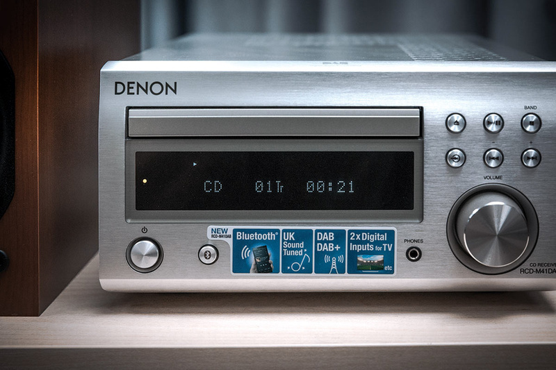 Thưởng thức âm nhạc chất lượng cao với dàn âm thanh mini Denon D-M41DAB