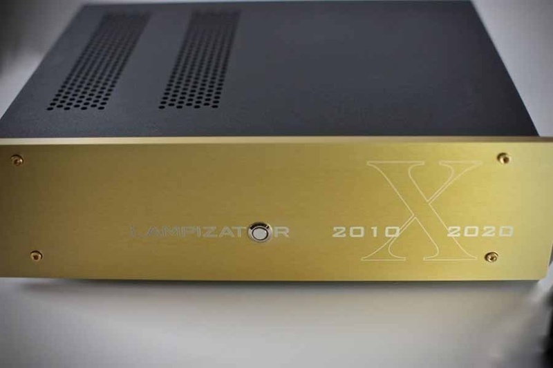 LampizatOr kỷ niệm cột mốc 10 năm của hãng bằng mẫu phono MM2 giá hơn 100 triệu đồng