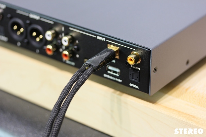 Dây USB Audience AU24 SE: Thổi hồn analog vào âm thanh số