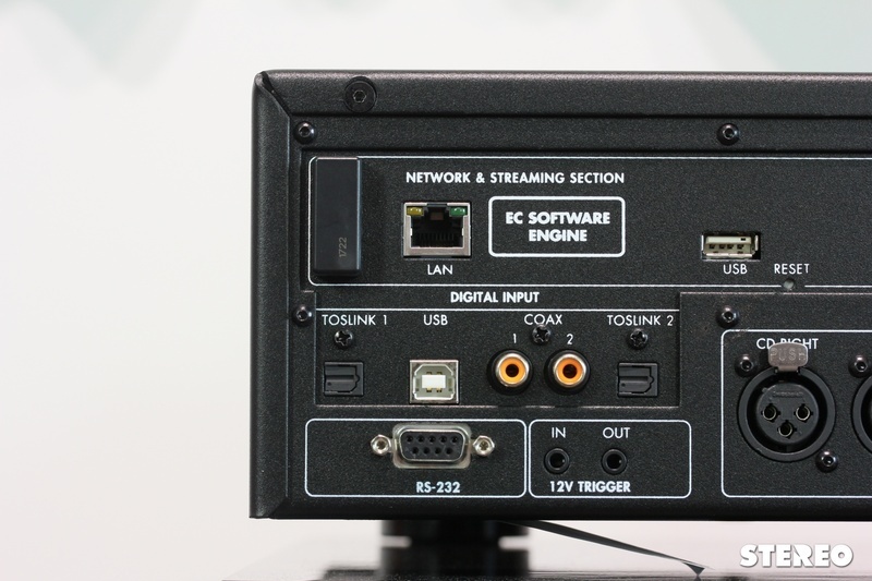 Eletrocompaniet ECI 6DX MKII: Mạnh mẽ, đa năng có sẵn DAC và streamer