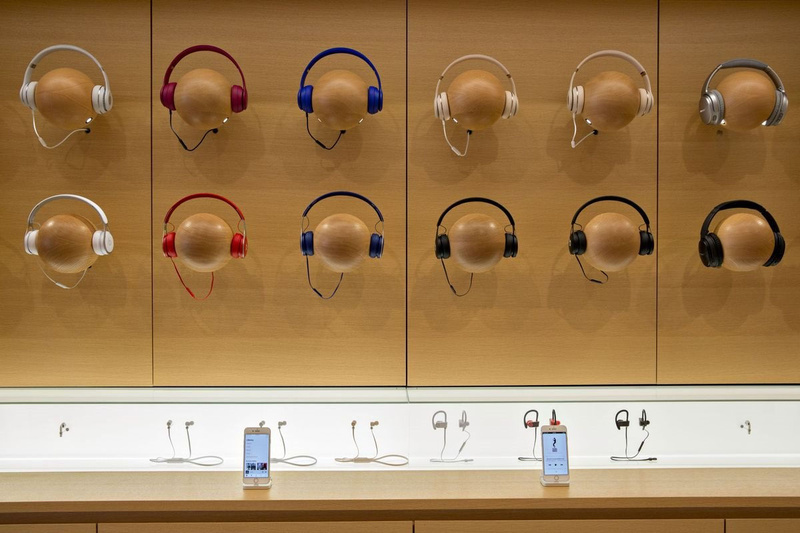 Cửa hàng trực tuyến Apple dừng bán sản phẩm đối thủ trước thời điểm ra mắt AirPods, HomePod mới