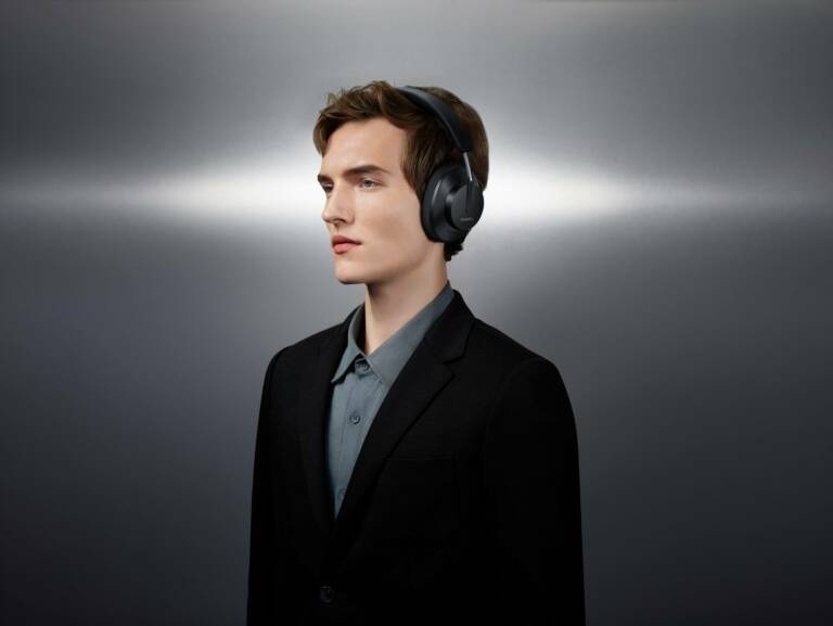 Huawei ra mắt tai nghe over-ear Freebuds Studio