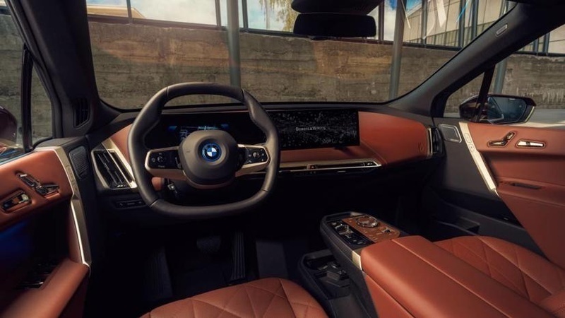 BMW trình làng xe ô tô điện đầu tiên với hệ thống âm thanh đầu bảng từ B&W