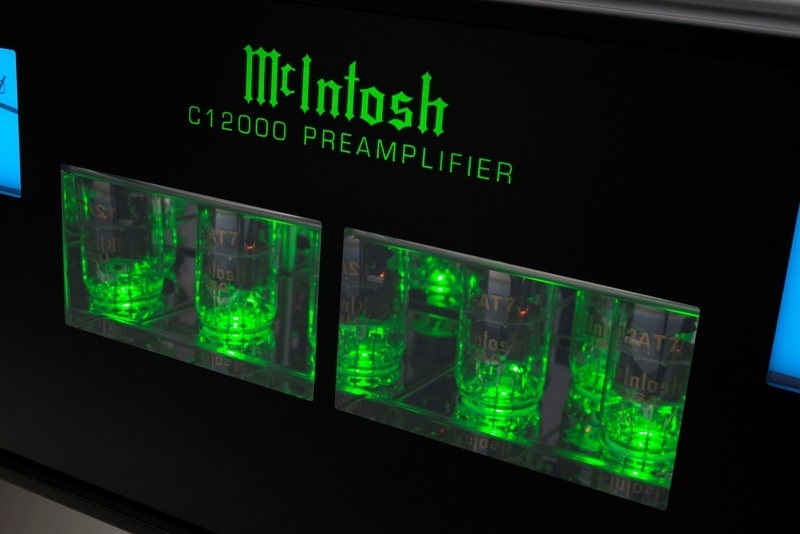 McIntosh tiếp tục trình làng mẫu Preamp C12000 C+ST: Sở hữu thiết kế 2 khối, tích hợp cả 2 mạch đầu ra đèn và bán dẫn