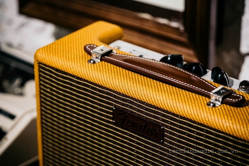 Fender Monterey Tweed: Chiếc loa di động mang phong cách cổ điển cho không gian hoài cổ