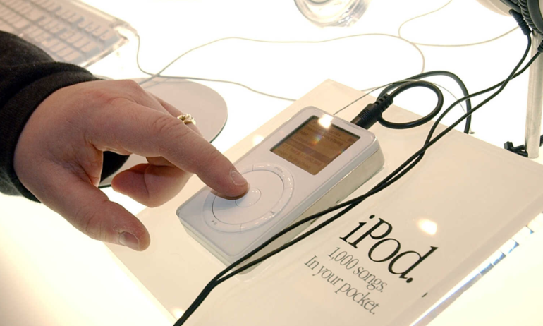 Apple chính thức khai tử dòng máy nghe nhạc iPod