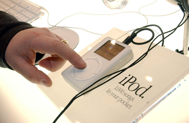 Apple chính thức khai tử dòng máy nghe nhạc iPod