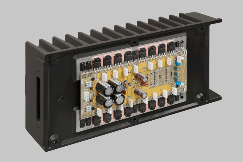 Accuphase M-6200: Bộ power amp monoblock chuyên trị những đôi loa hi-end khó tính