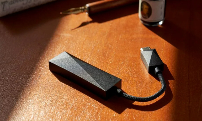 Astell&Kern mở bán USB DAC AK HC3: Ngoại hình sang trọng, có thể giải mã Native DSD256, hỗ trợ tai nghe có microphone