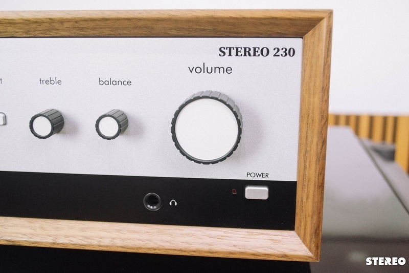 Ampli tích hợp Leak Stereo 230: Kết hợp ấn tượng giữa ngoại hình cổ điển và công nghệ hiện đại