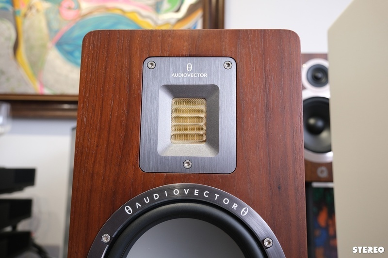 Audiovector QR3: Lựa chọn hợp lý dành cho dàn âm thanh trong phòng nghe cỡ nhỏ