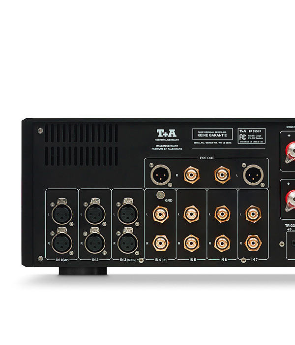 Ampli tích hợp T+A PA 2500 R: Trung tâm của dàn âm thanh hi-end theo phong cách tối giản