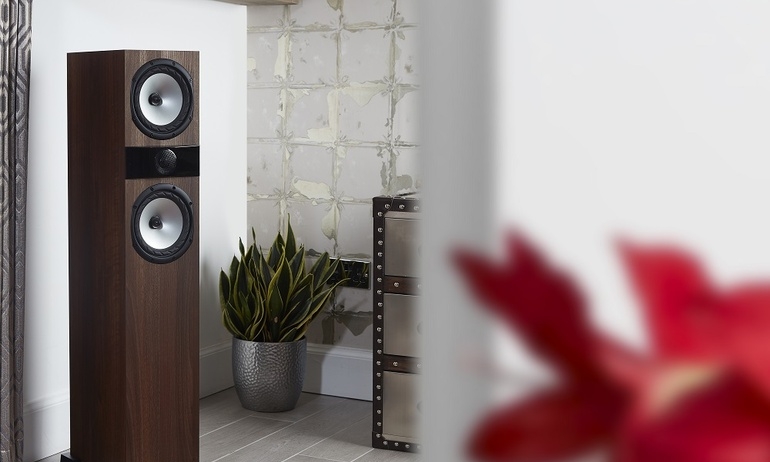 Fyne Audio F303i: Loa cột cao cấp với âm thanh tự nhiên, giàu năng lượng