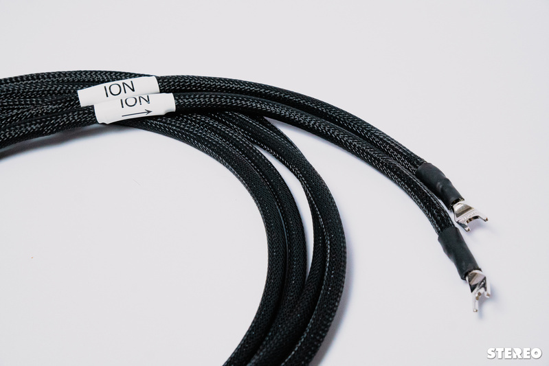 Trên tay dây nguồn & dây loa EnKlein Wireworks ION Series: “Liều thuốc bổ” dành cho dàn máy hi-end