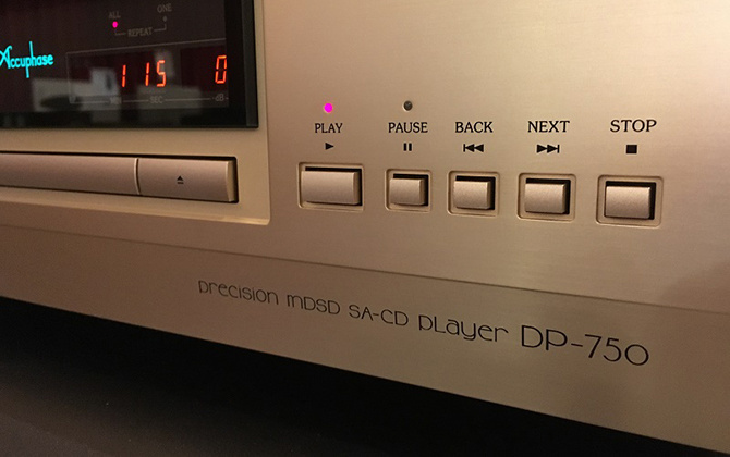 Accuphase DP-750: Đầu phát CD/SACD kiêm giải mã nhạc số cho dàn máy hi-end