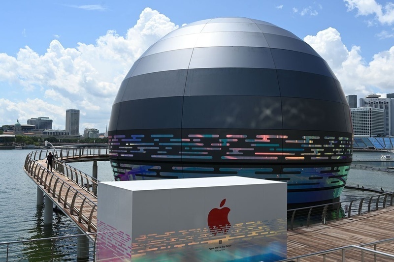 Chiêm ngưỡng cửa hàng Apple ngoạn mục đầu tiên trên mặt nước ở Singapore