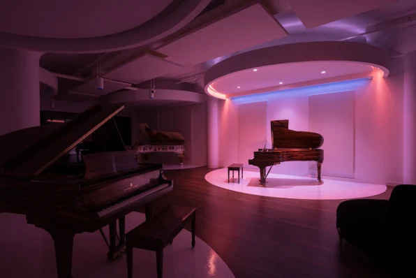 Có gì bên trong hầm ngầm bí ẩn của bảo vật piano Steinway?